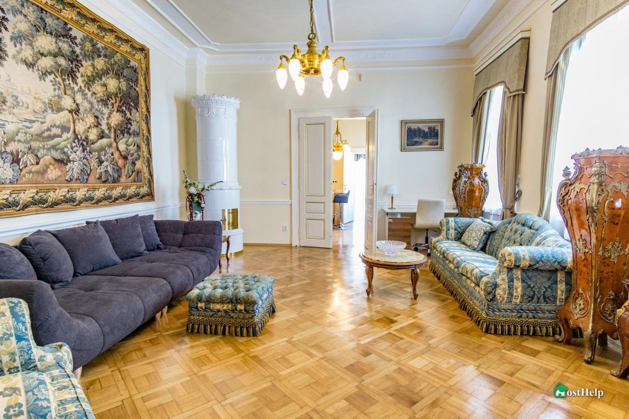 Villa With Hot-Tub, Terrace And Garden, Wenceslass Square Praga Esterno foto