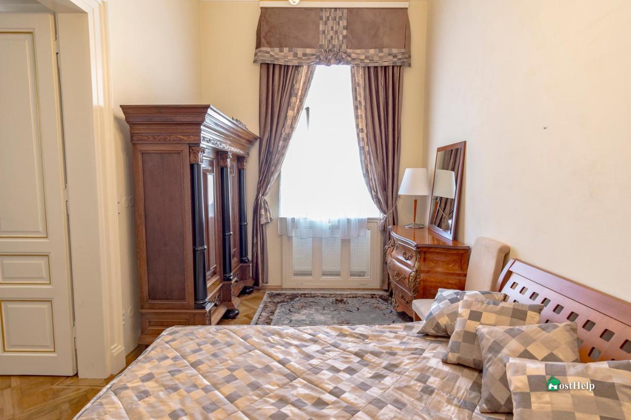 Villa With Hot-Tub, Terrace And Garden, Wenceslass Square Praga Esterno foto