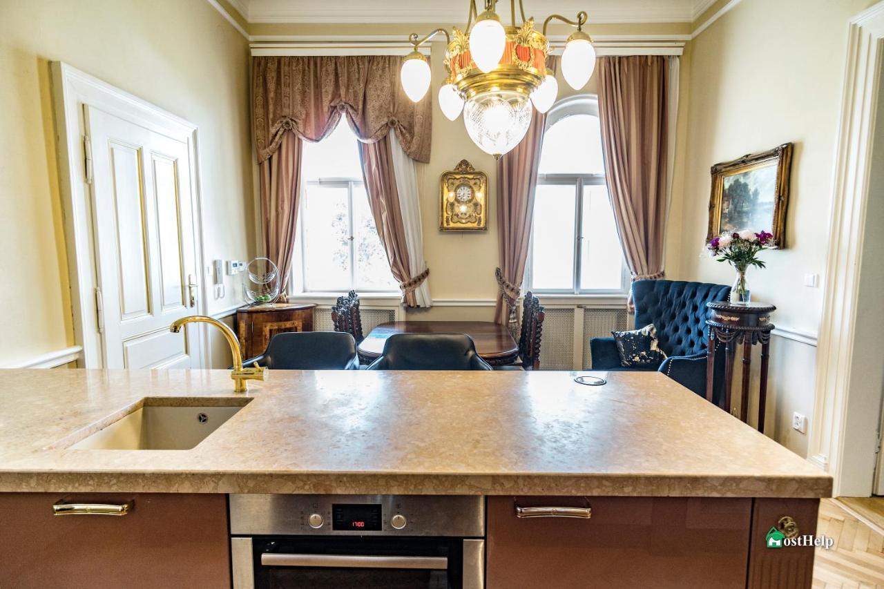 Villa With Hot-Tub, Terrace And Garden, Wenceslass Square Praga Esterno foto