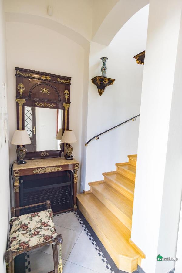 Villa With Hot-Tub, Terrace And Garden, Wenceslass Square Praga Esterno foto