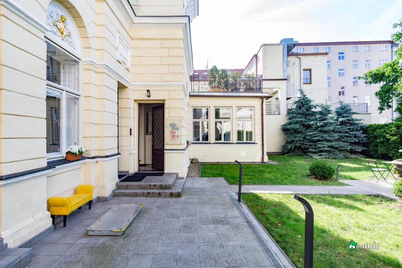 Villa With Hot-Tub, Terrace And Garden, Wenceslass Square Praga Esterno foto