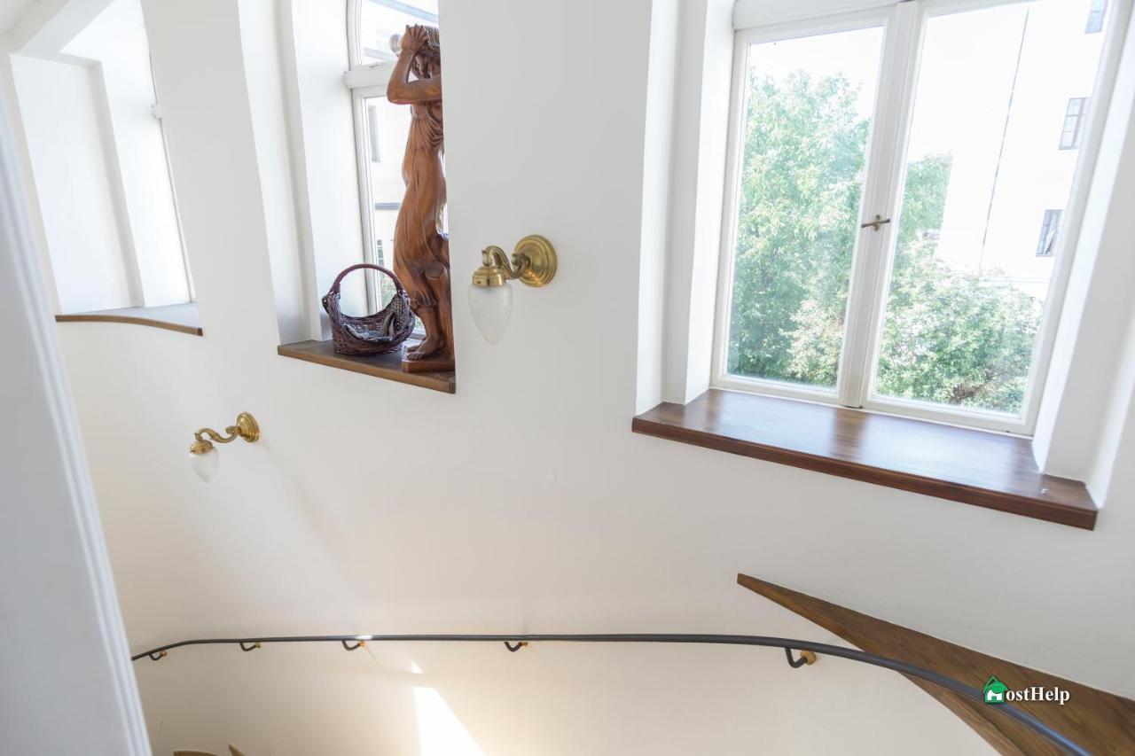 Villa With Hot-Tub, Terrace And Garden, Wenceslass Square Praga Esterno foto