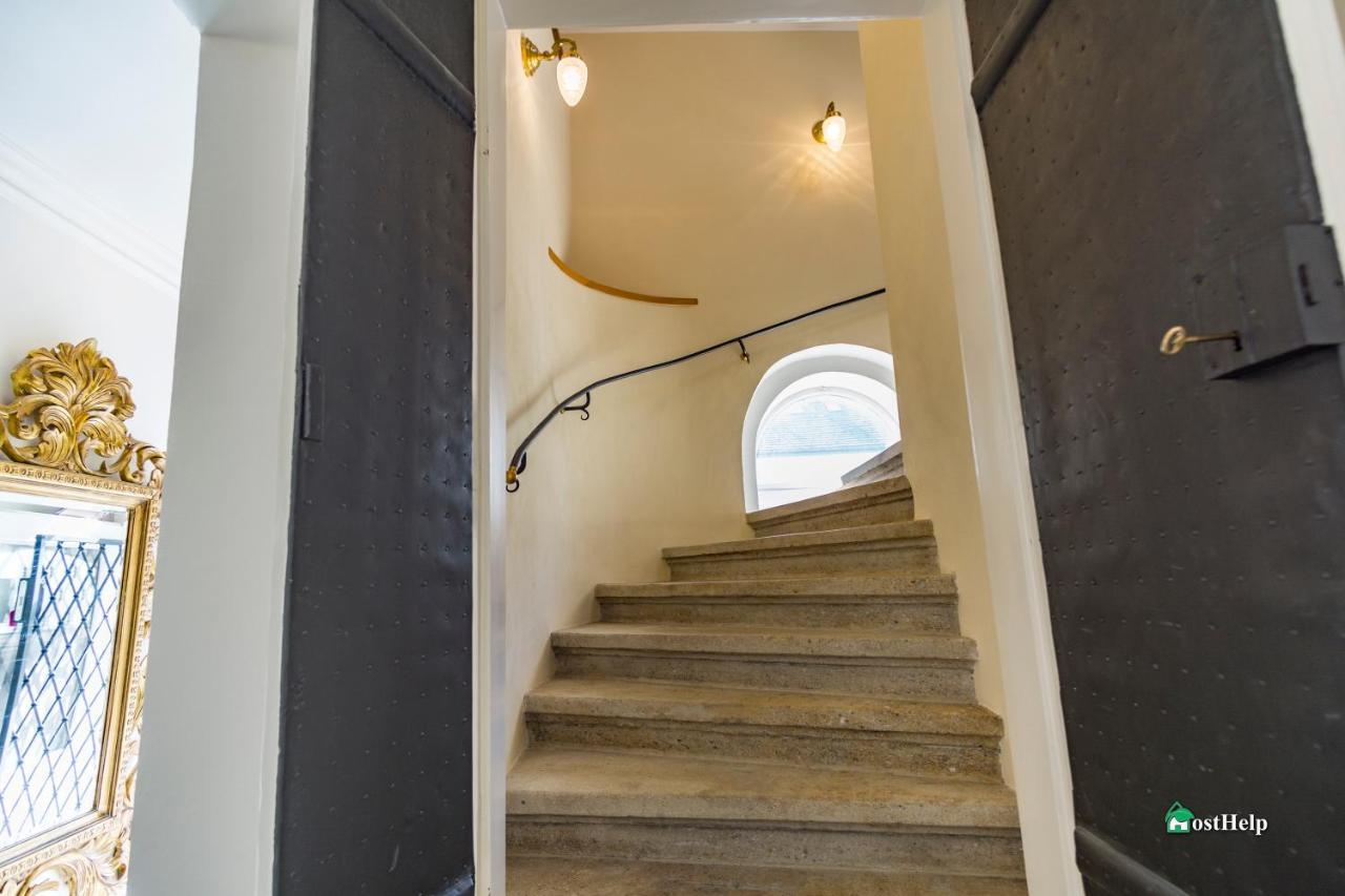 Villa With Hot-Tub, Terrace And Garden, Wenceslass Square Praga Esterno foto