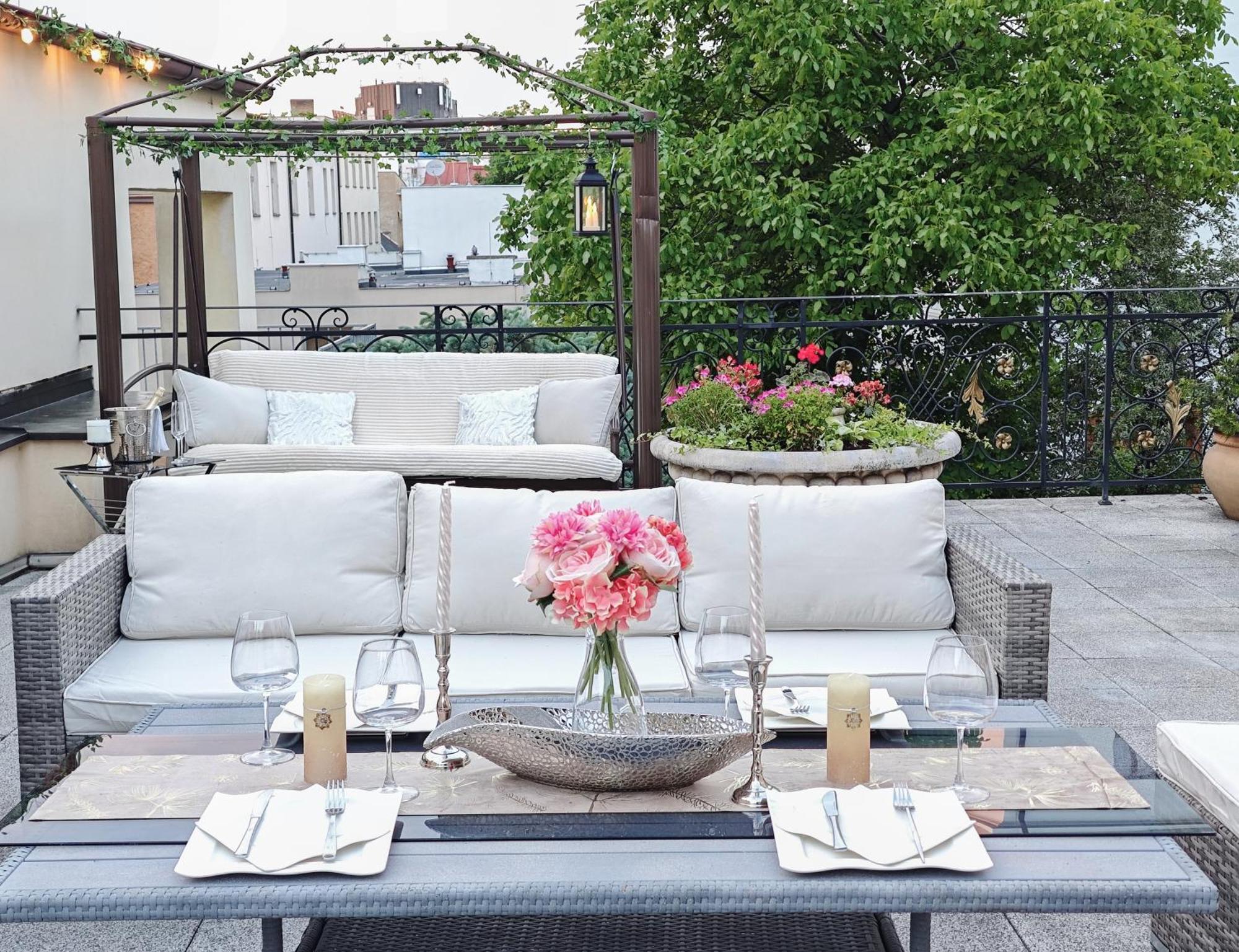 Villa With Hot-Tub, Terrace And Garden, Wenceslass Square Praga Esterno foto