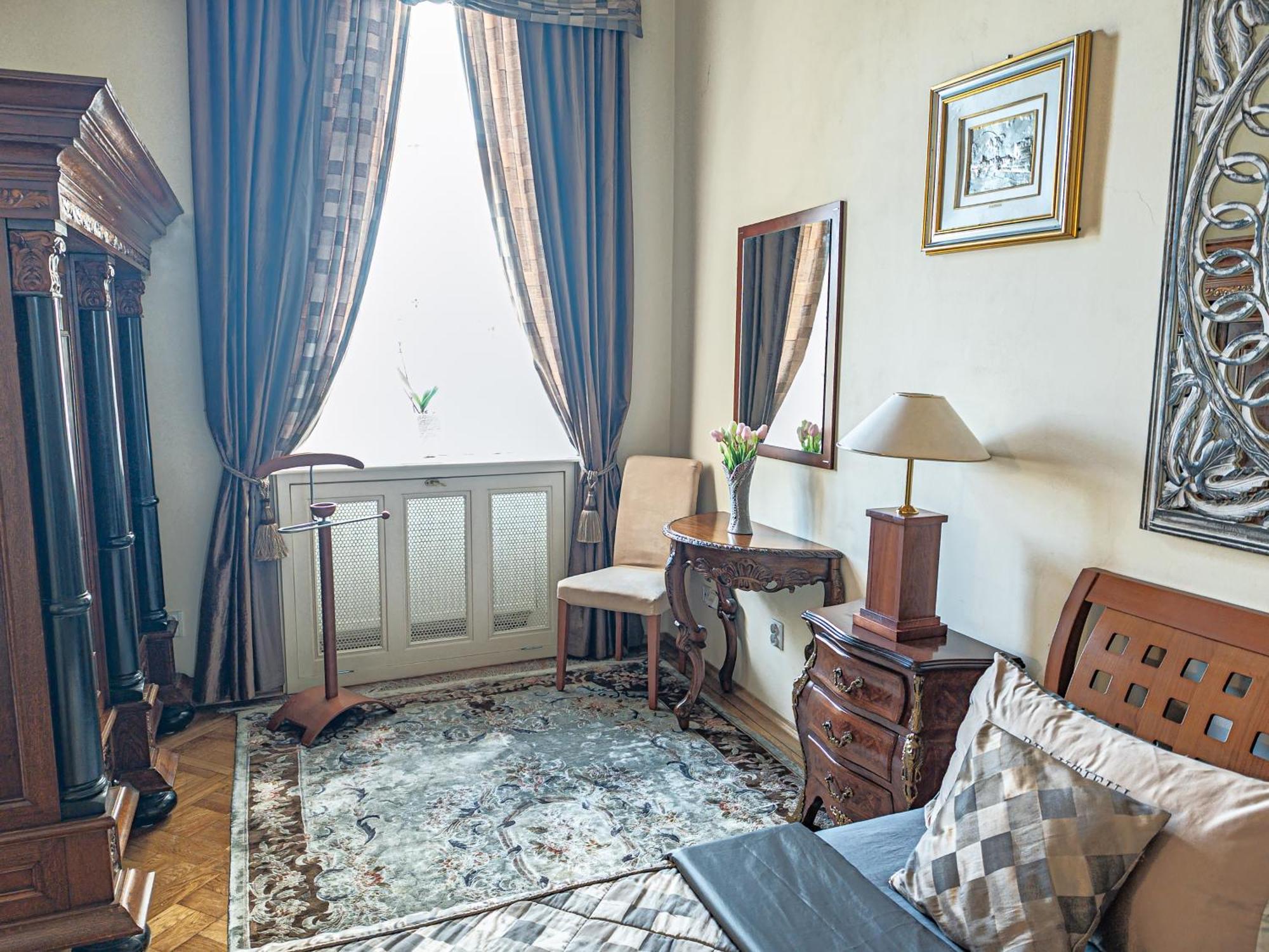 Villa With Hot-Tub, Terrace And Garden, Wenceslass Square Praga Esterno foto