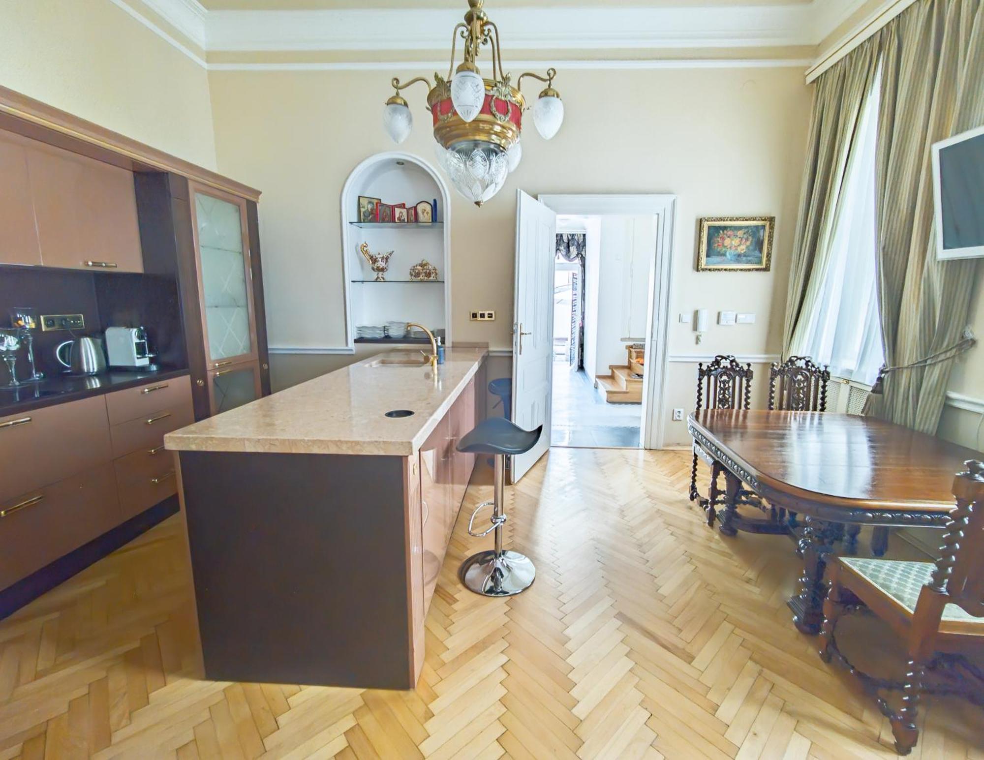 Villa With Hot-Tub, Terrace And Garden, Wenceslass Square Praga Esterno foto