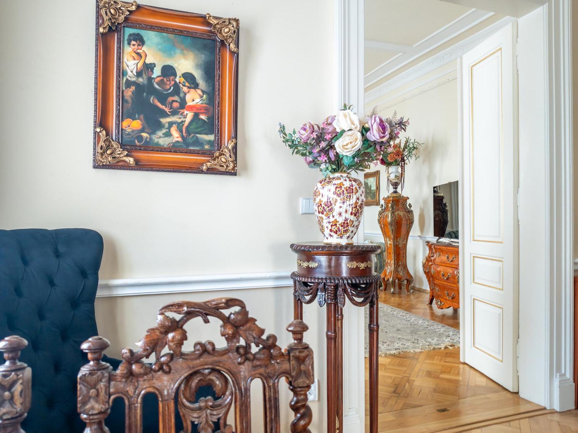 Villa With Hot-Tub, Terrace And Garden, Wenceslass Square Praga Esterno foto